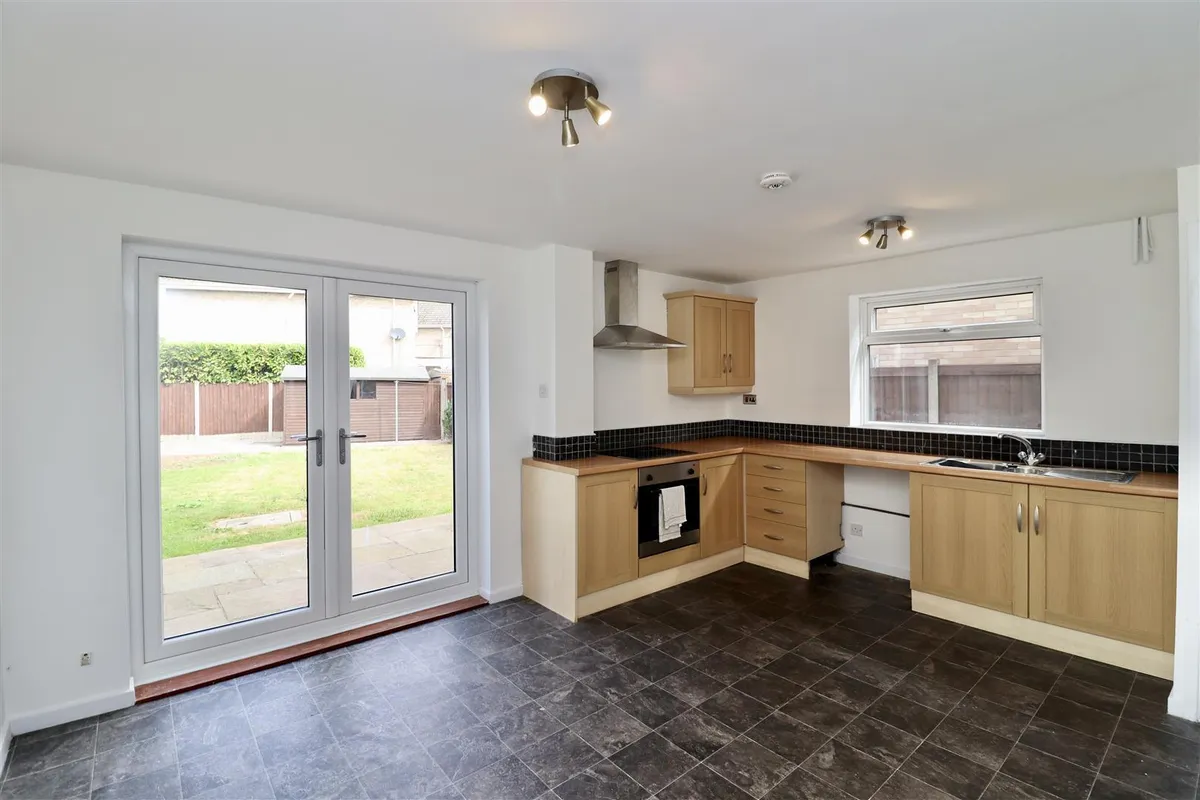 Langrick Avenue, Howden