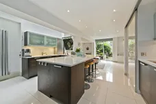 Pagoda Avenue, Richmond, TW9 photo 4
