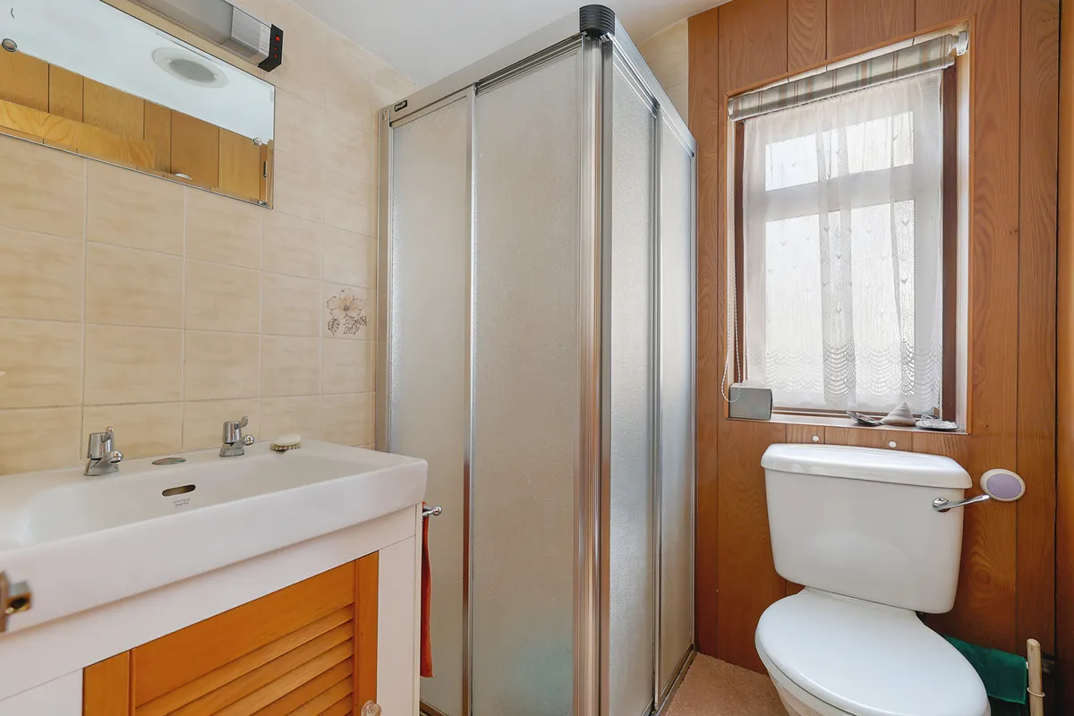 Lower Road, Fetcham, Leatherhead, Surrey, KT22