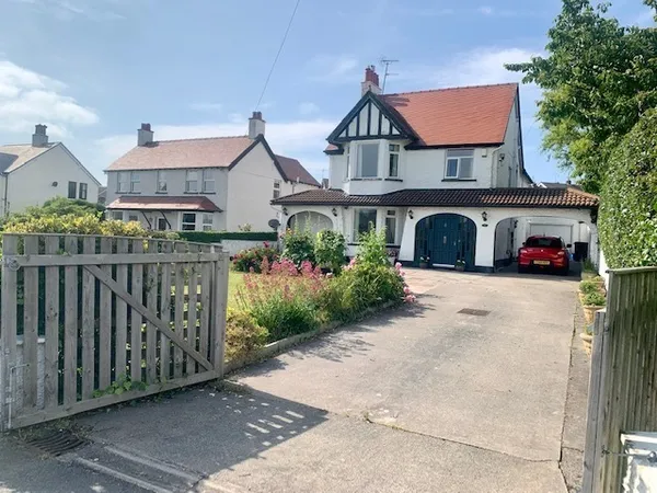Llanrhos Road, Penrhyn Bay, LL30 3HT