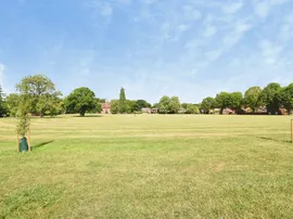 Bradwell Green, Hutton, Brentwood thumb 2