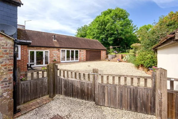 Church Road, Pimperne, DT11 photo 18