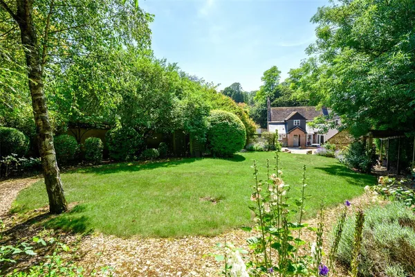 Church Road, Pimperne, DT11 photo 25
