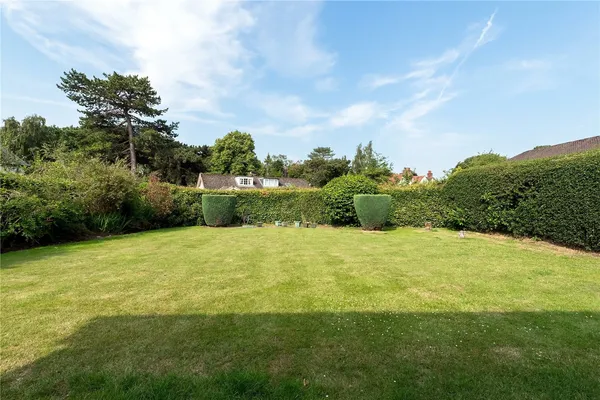 Warwick Close, Knutsford, WA16 photo 3