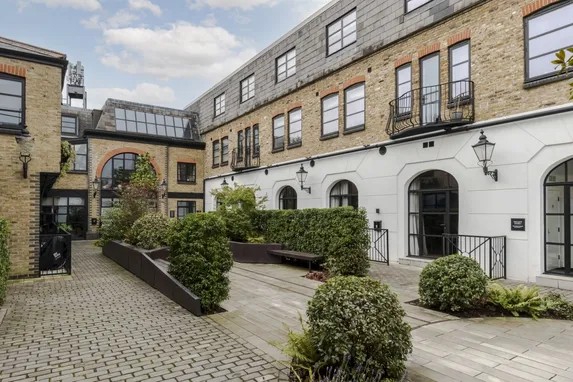 7 Old Town, London, SW4