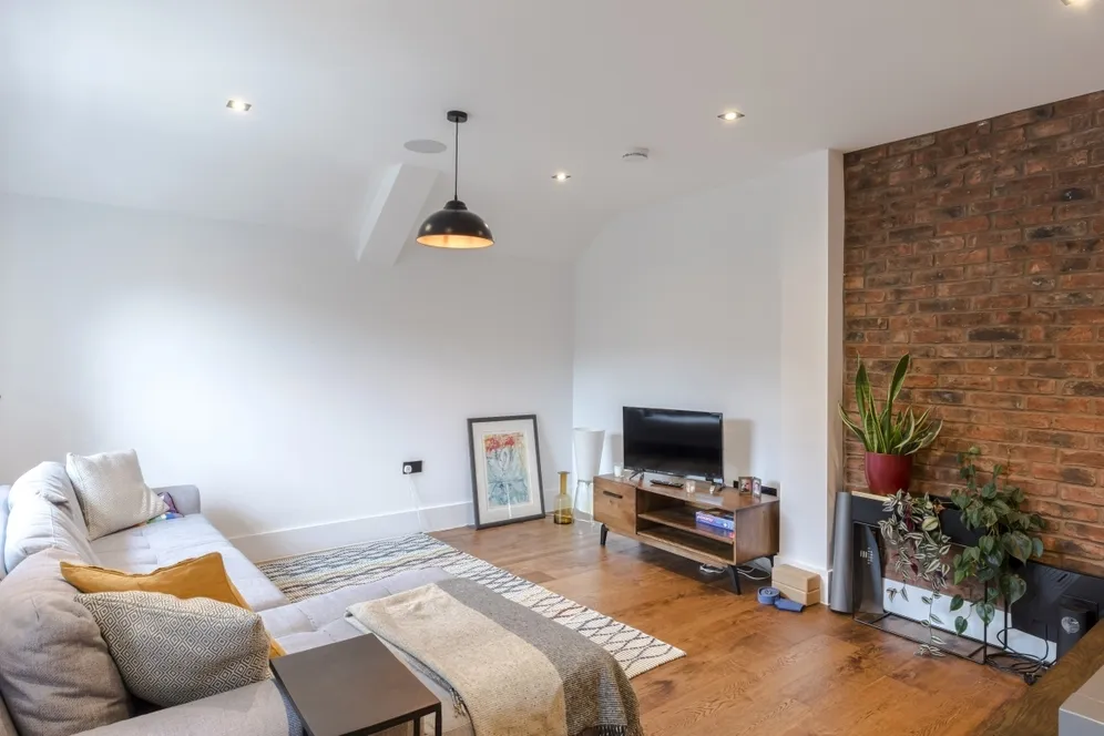 7 Old Town, London, SW4 photo 2