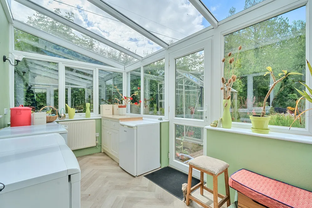 Amersham Road, High Wycombe, HP15 photo 6