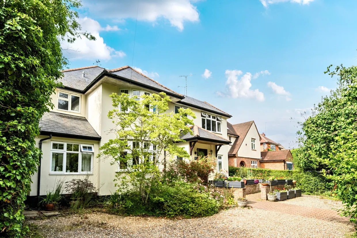 Amersham Road, High Wycombe, HP15 photo 17