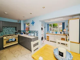 Brookside Crescent, Wirral thumb 3