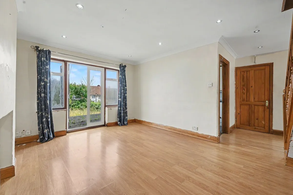 Crest Road, London, NW2