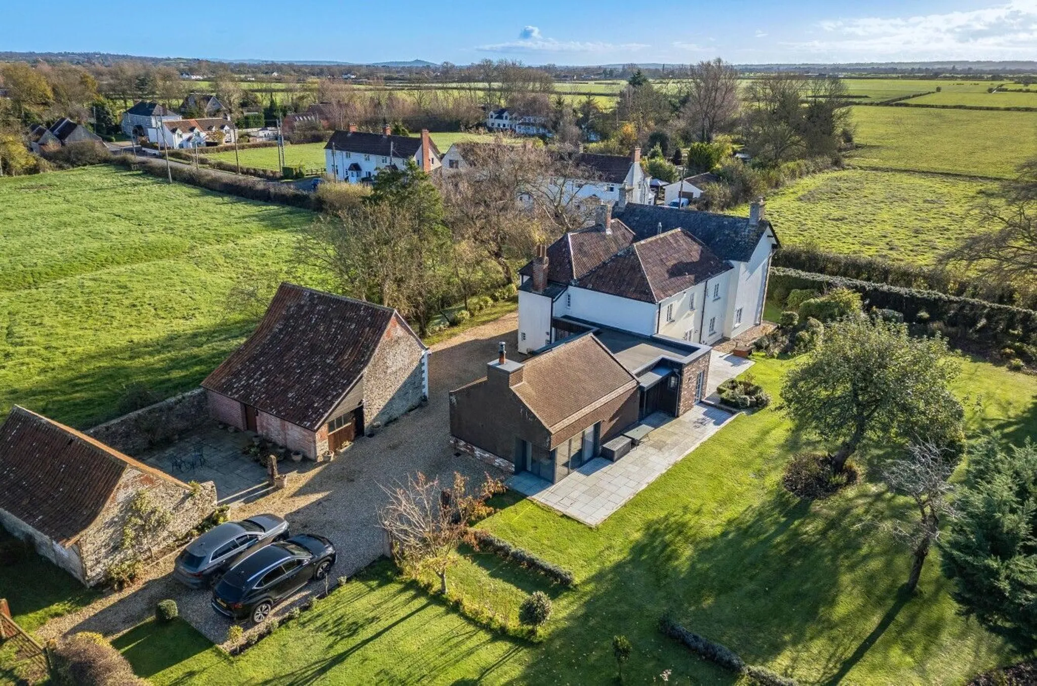 https://mr0.homeflow-assets.co.uk/files/photo/image/47761/1529/_x_/46253310.jpg