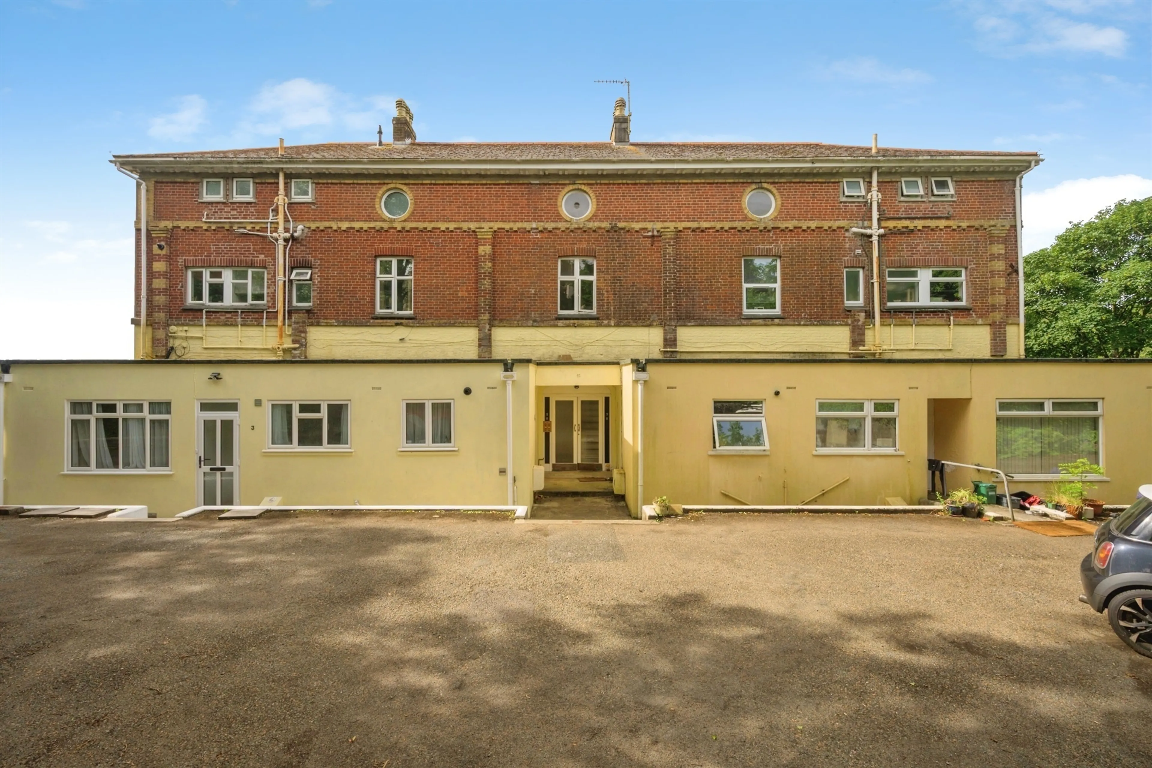 Property photo 0