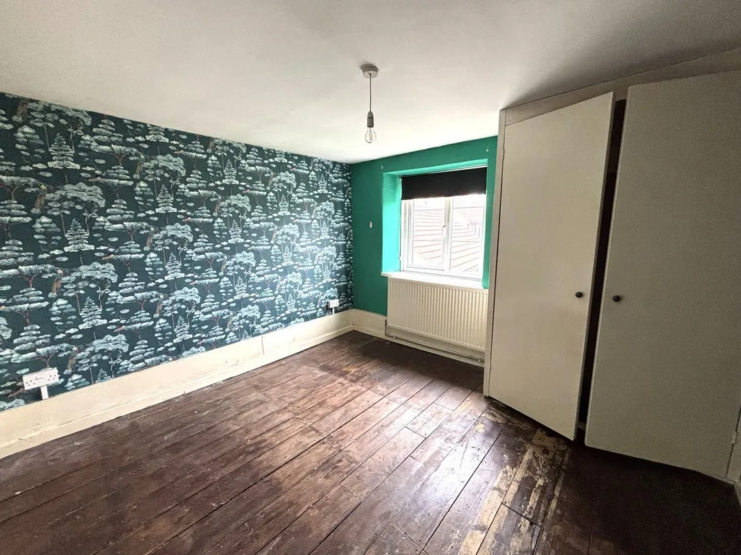 https://mr0.homeflow-assets.co.uk/files/photo/image/47762/1385/_x_/52486791.jpg