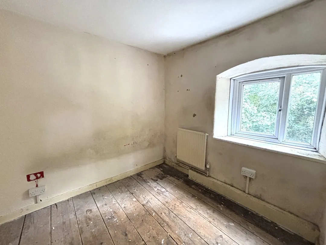 https://mr0.homeflow-assets.co.uk/files/photo/image/47762/1387/_x_/52486793.jpg