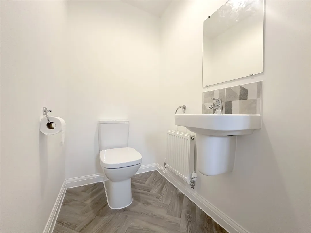 https://mr0.homeflow-assets.co.uk/files/photo/image/47762/4559/_x_/OCL240051_09.jpg