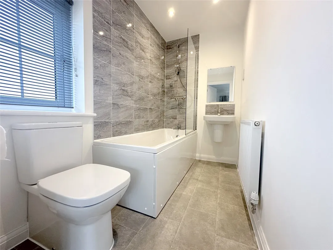 https://mr0.homeflow-assets.co.uk/files/photo/image/47762/4603/_x_/OCL240051_04.jpg