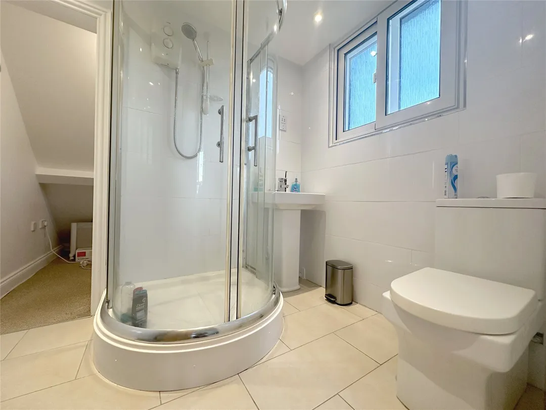 https://mr0.homeflow-assets.co.uk/files/photo/image/47762/4613/_x_/OCL190101_13.jpg