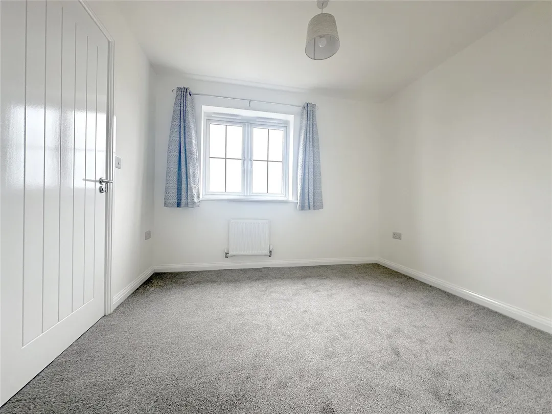 https://mr0.homeflow-assets.co.uk/files/photo/image/47762/4621/_x_/OCL240051_08.jpg