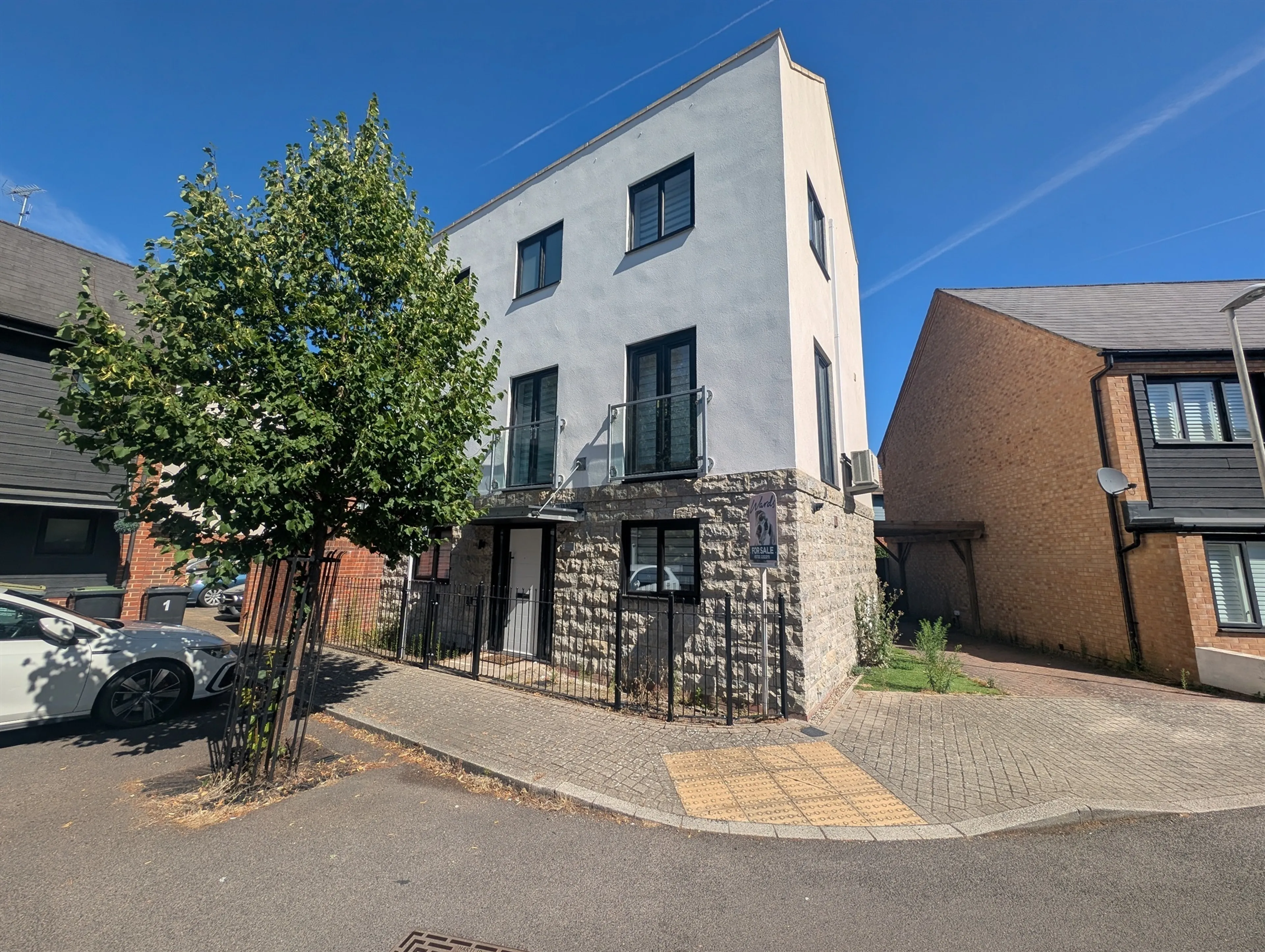 Property photo 0