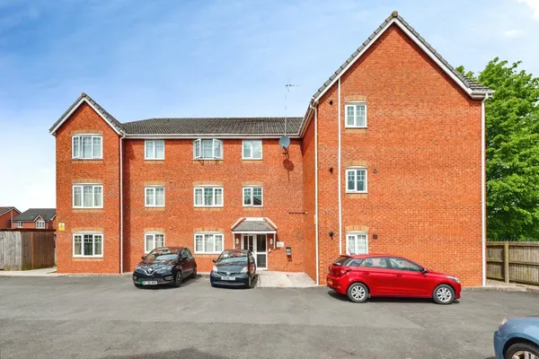Chandlers Way, Sutton Manor, St. Hele...