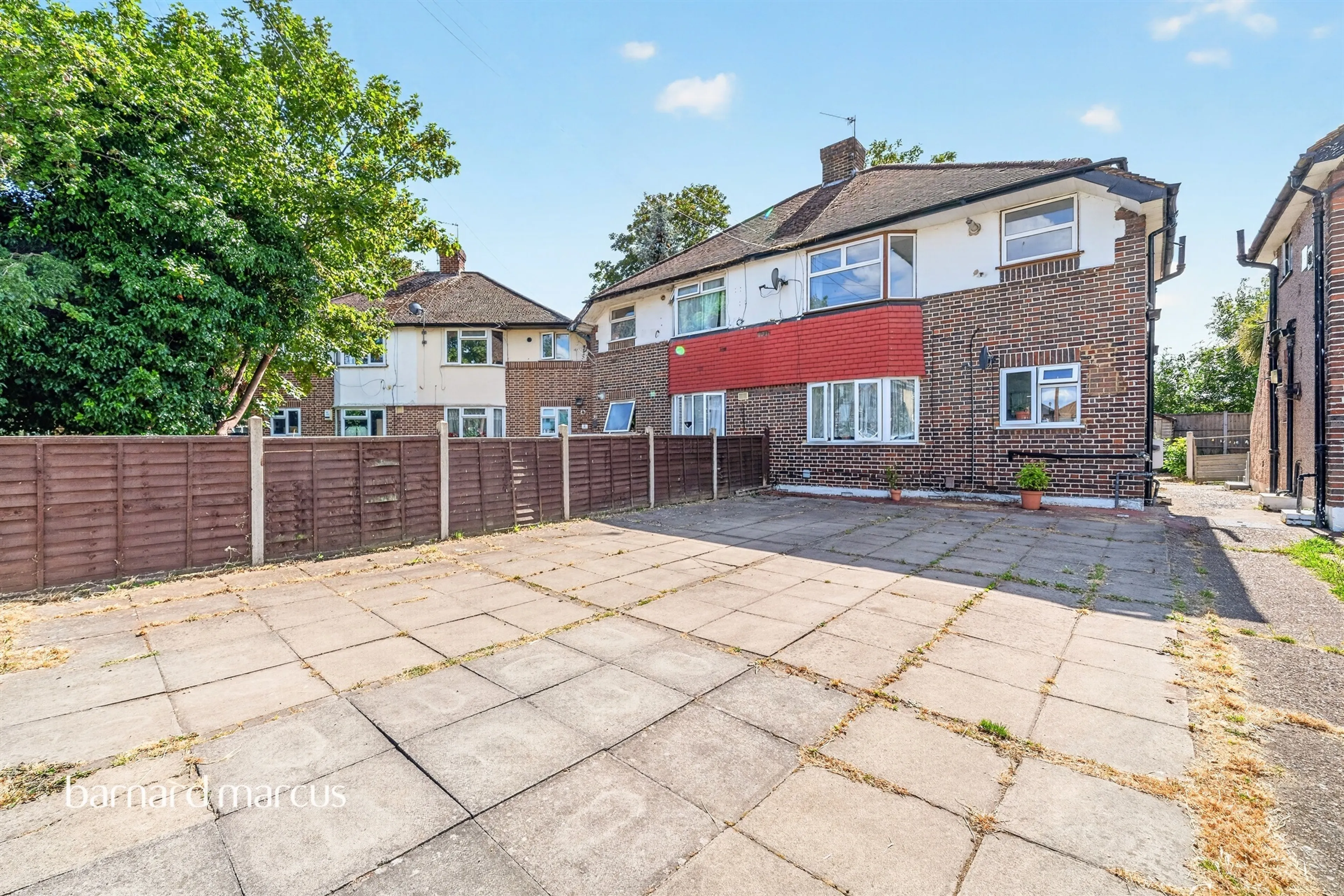 Property at Elmcroft Close, Feltham