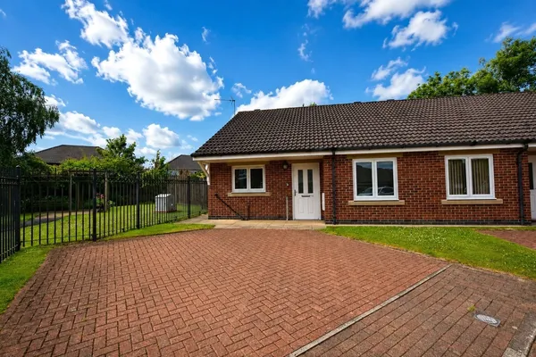Spring Bank Close, Mill Hill, Blackbu...