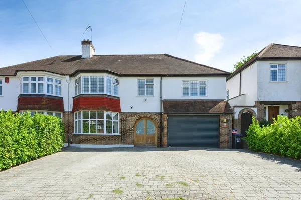 Byron Avenue, Coulsdon, CR5