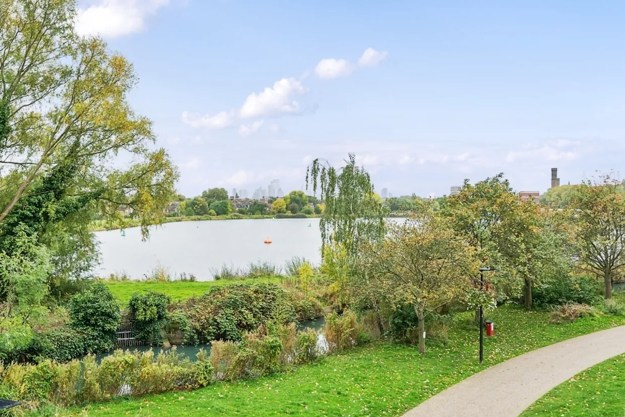 Goodchild Road London N4 photo 18