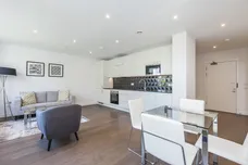 Tarling House, Elephant  Castle, SE17 photo 3