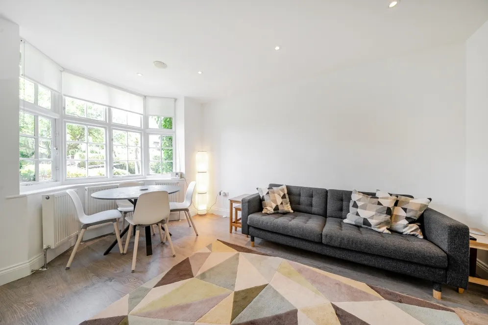 Midholm Hampstead Garden Suburb NW11 photo 8