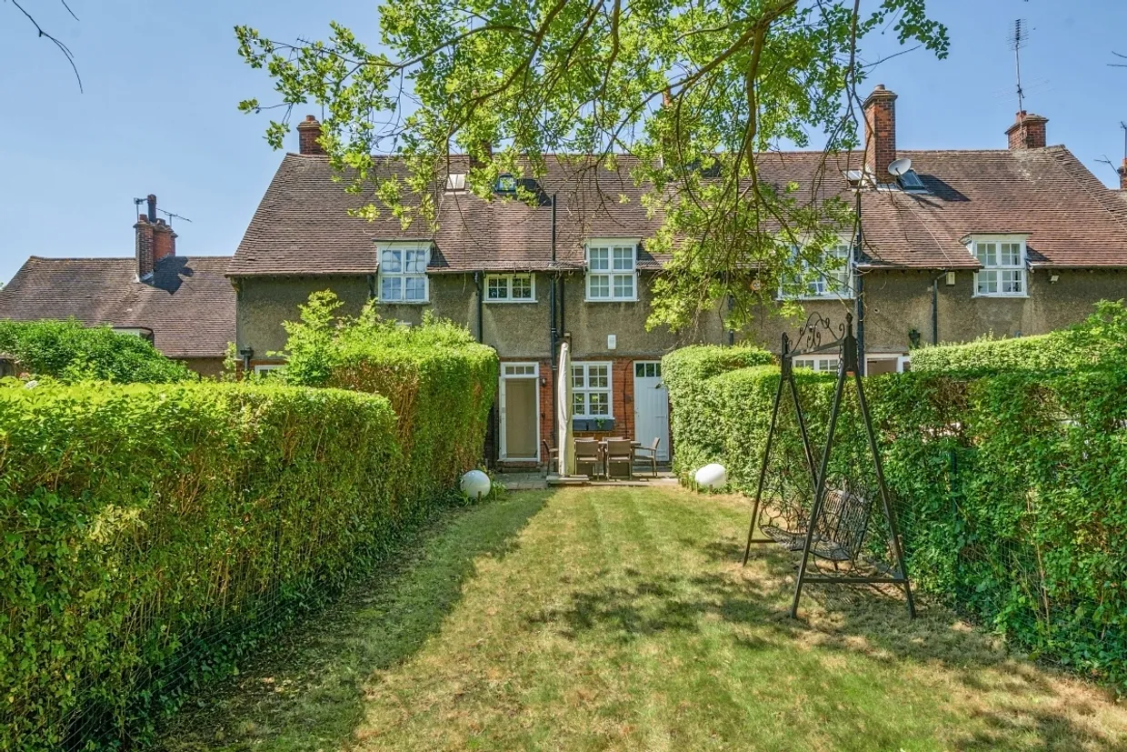 Midholm Hampstead Garden Suburb NW11 photo 14