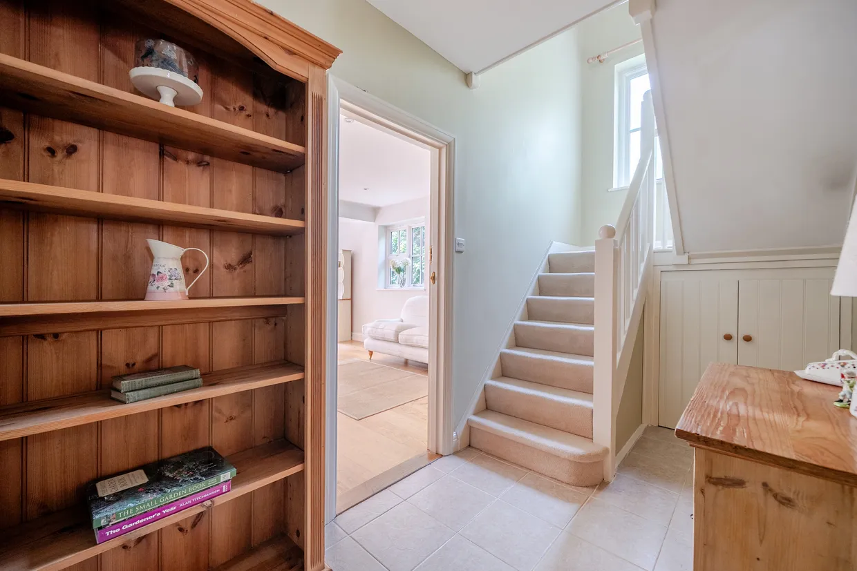 Huntercombe Lane North, Taplow, Maidenhead, SL6 photo 4