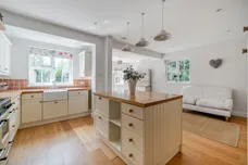 Huntercombe Lane North, Taplow, Maidenhead, SL6 photo 5