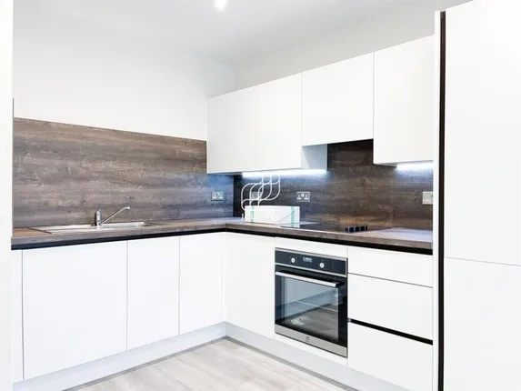 23 Forest Road London E17