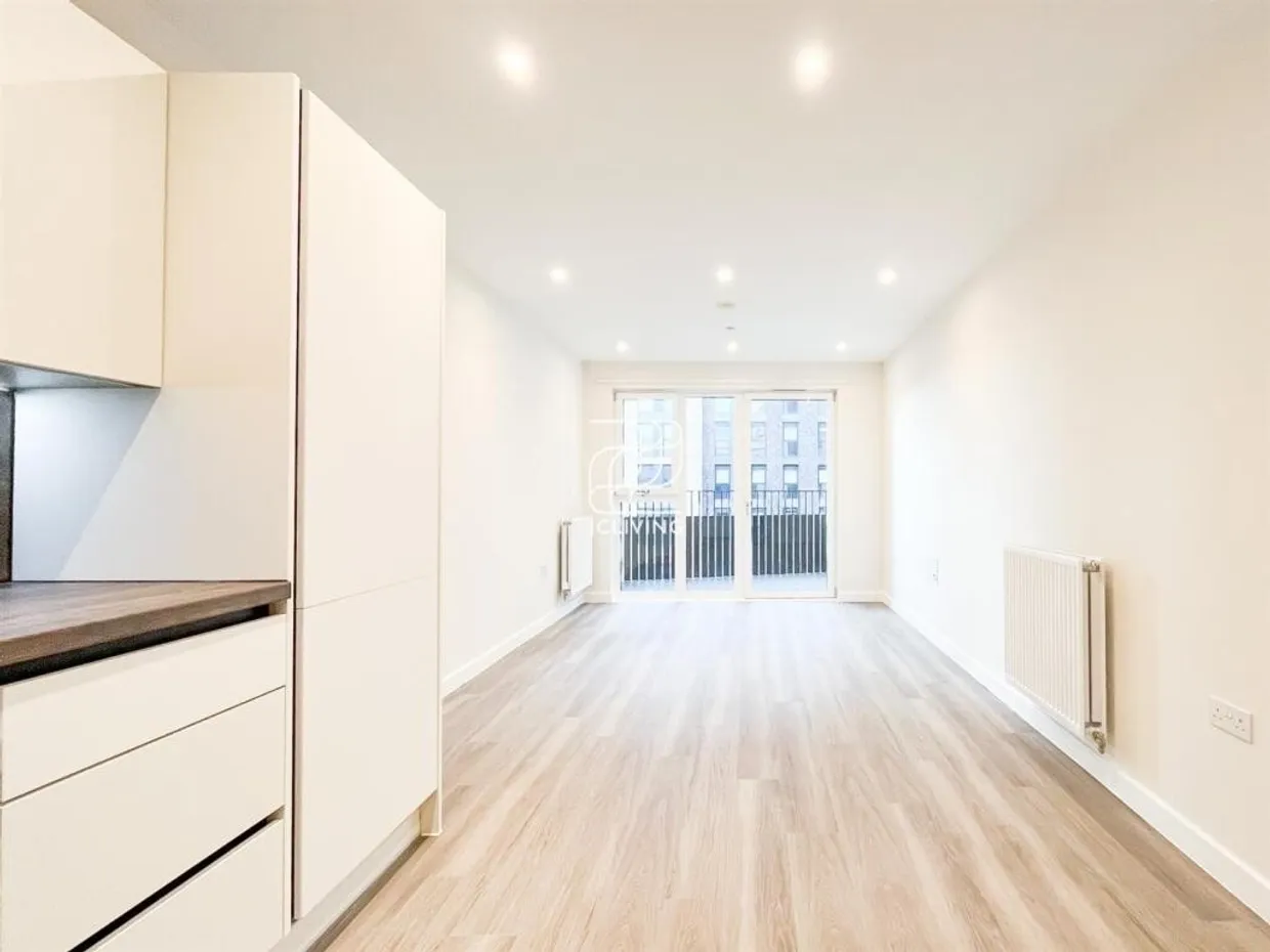 23 Forest Road London E17 photo 2