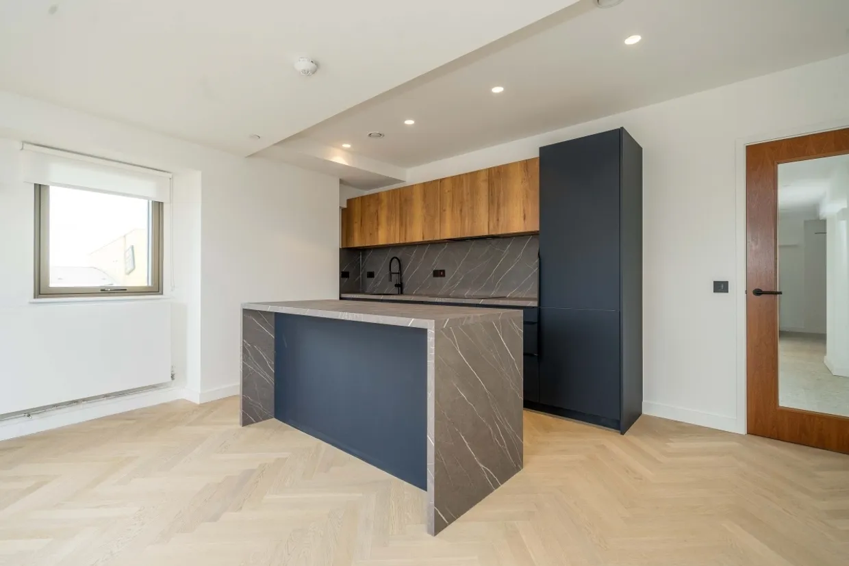 North Acton W3 photo 19
