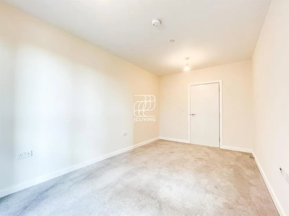 23 Forest Road London E17 photo 3
