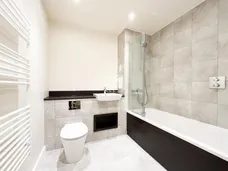 23 Forest Road London E17 photo 4