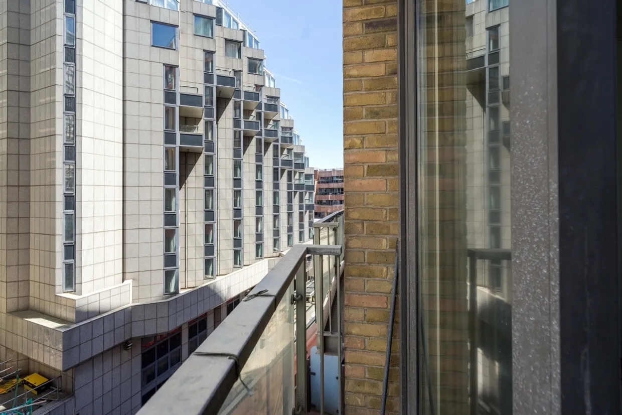 Praed Street Paddington W2 photo 3