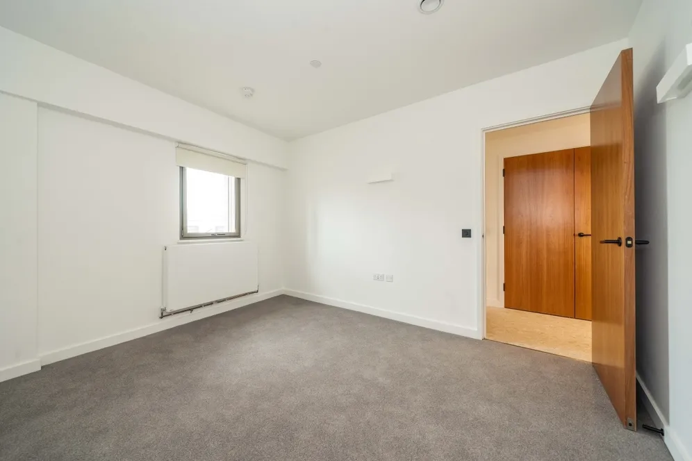 North Acton W3 photo 6