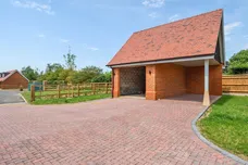 Harvest Hill Bourne End SL8 photo 19