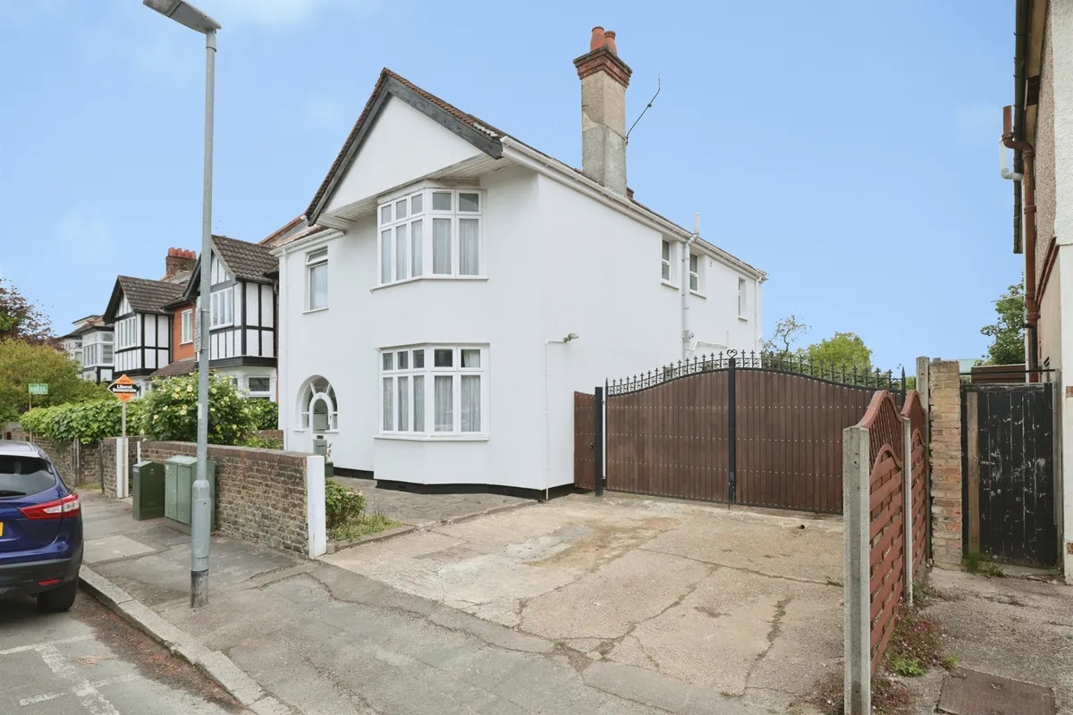 Mildred Avenue, Watford