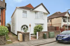 Mildred Avenue, Watford