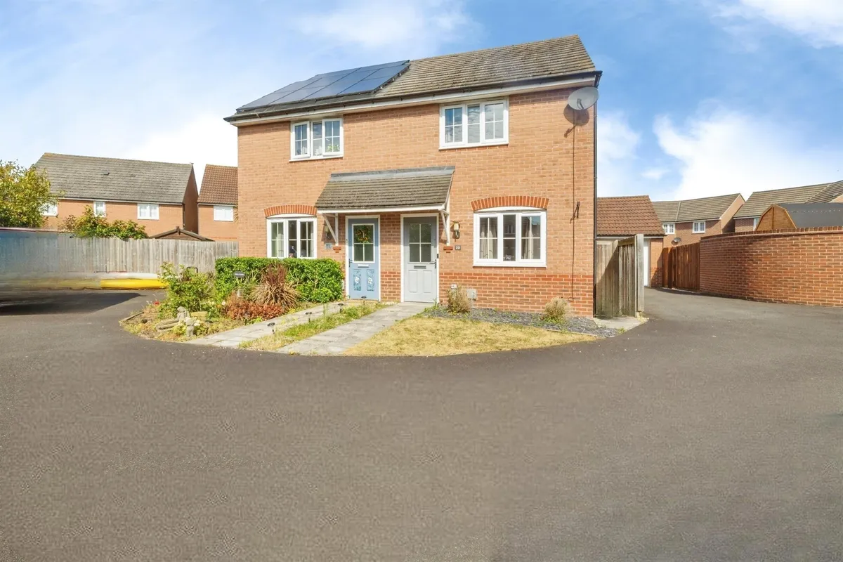 Tacitus Way, North Hykeham, LINCOLN
