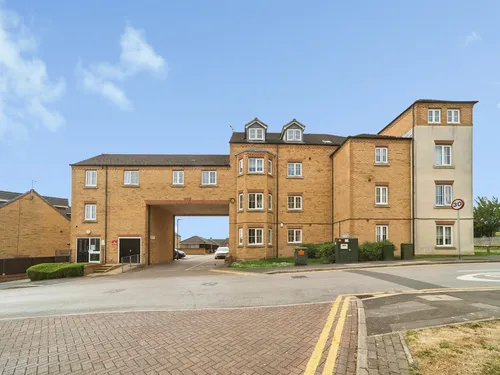 Broadlands Court, Pudseyphoto