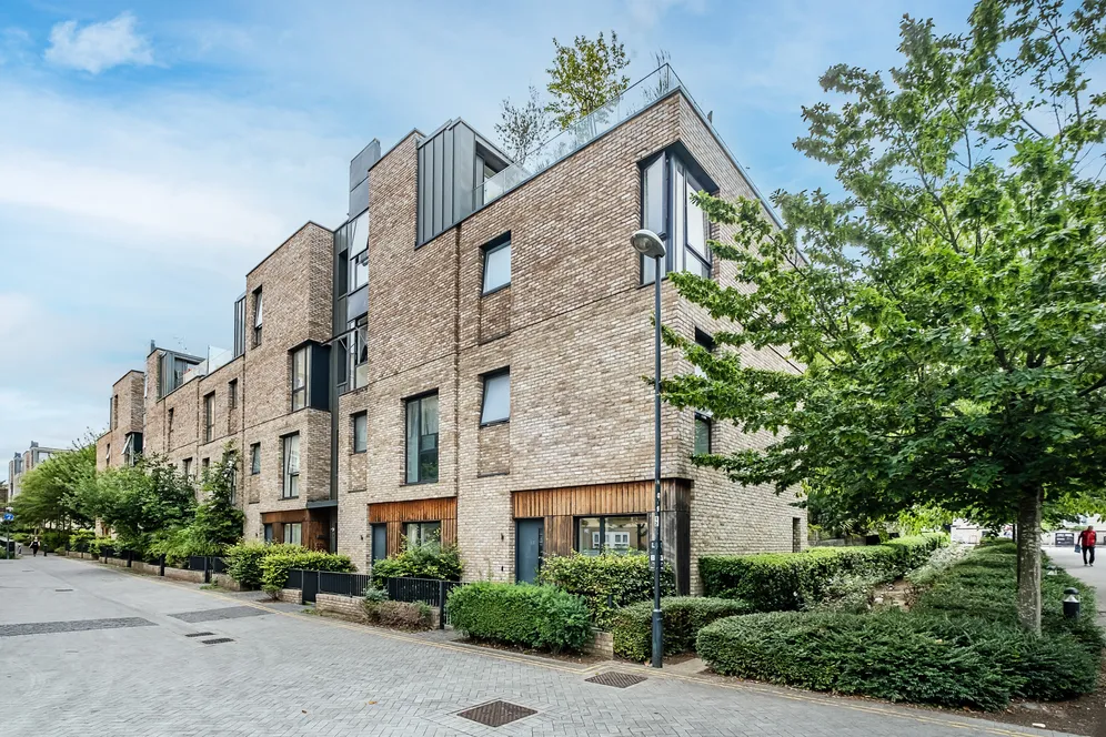 Bristol Walk, London, NW6 photo 14
