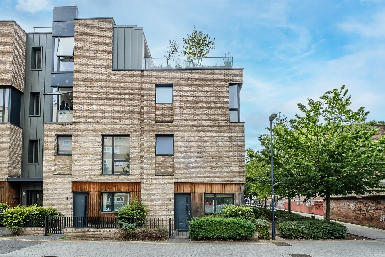 Bristol Walk, London, NW6 photo 15