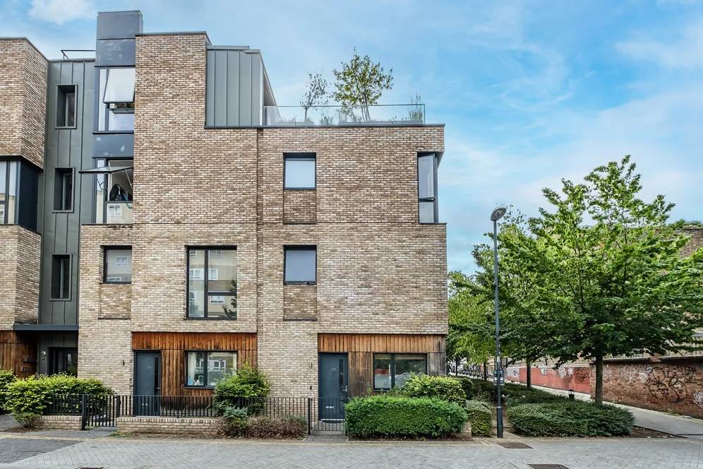 Bristol Walk, London, NW6 photo 15