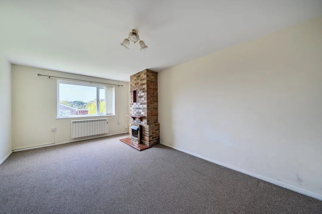 https://mr0.homeflow-assets.co.uk/files/photo/image/47764/9228/_x_/56462360.jpg