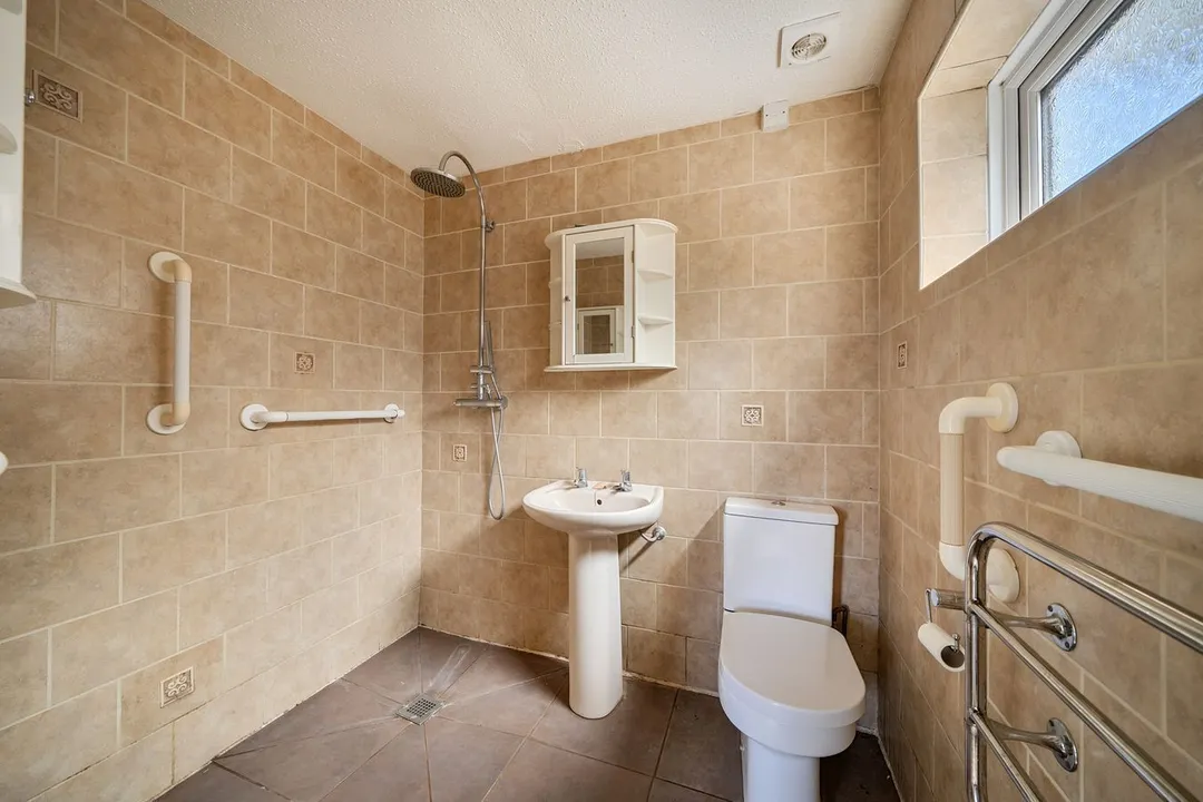https://mr0.homeflow-assets.co.uk/files/photo/image/47764/9232/_x_/56462077.jpg